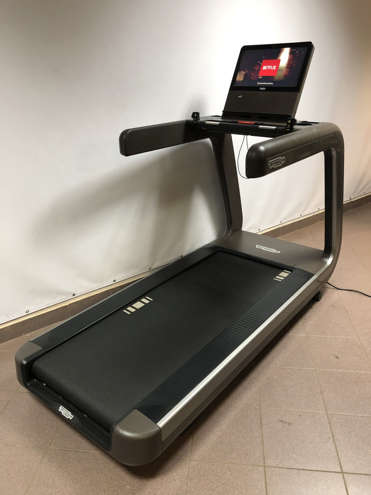 Беговая дорожка премиум класса Technogym Artis Run, эксклюзивная цена, гарантия