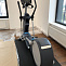 Эллиптический тренажер Precor EFX 885 v2 – современная модель, доставка по России.